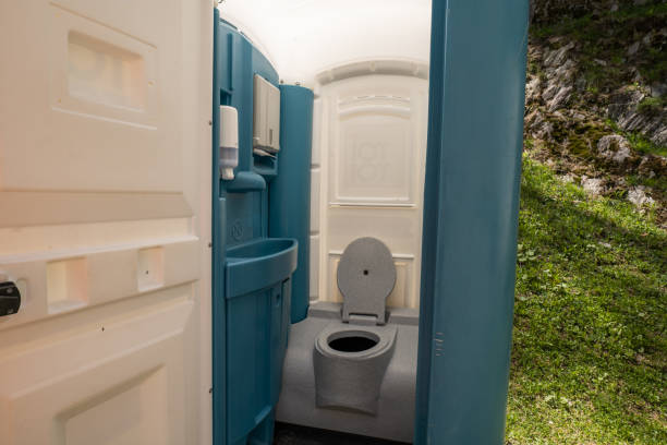 Best Portable bathroom rental  in Riverside, MO